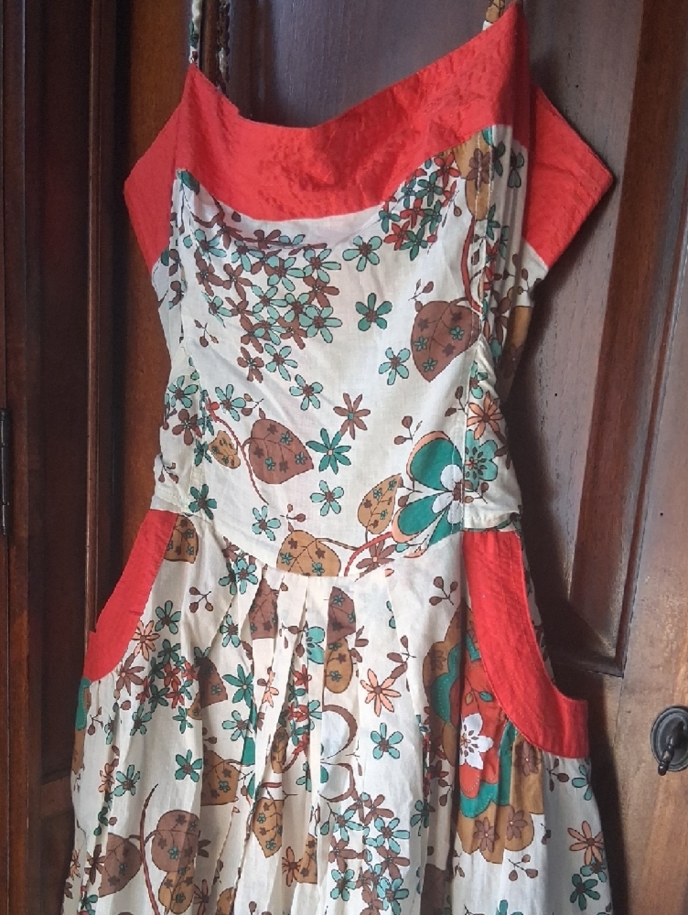 Double Zero Cream Floral Midi Dress with Red Accents - Picture 3 of 12